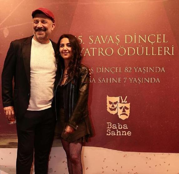 Gören aynı şeyi söyledi Arka Sokakların Mesut Komiser’i Şevket Çoruhun kızı, annesine benzerliğiyle şaşırttı