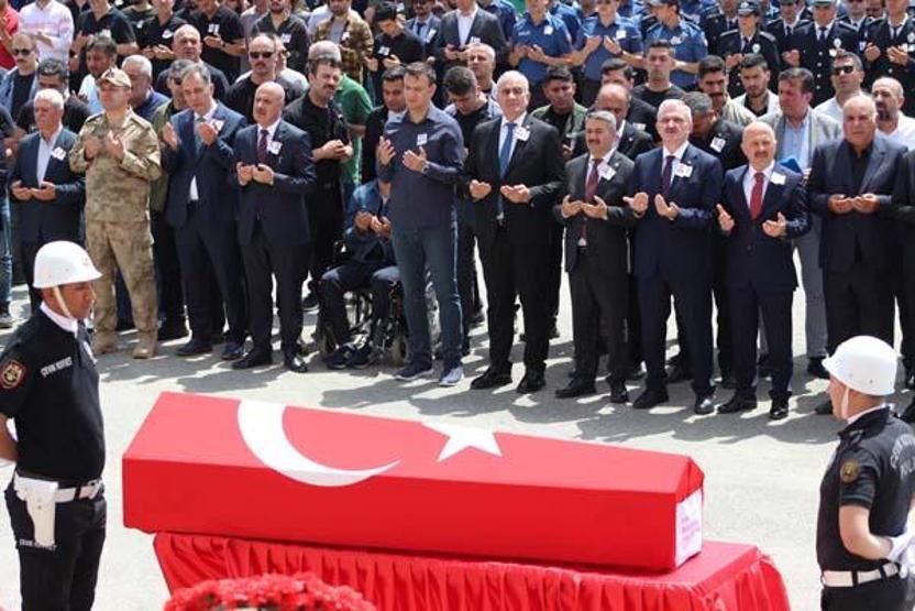 Polisin şehit ettiği 2 komiser için Adıyamanda tören