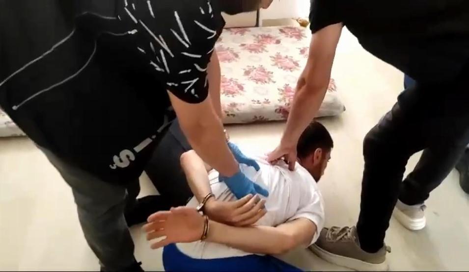 7 yıl 7 ay hapisle aranıyordu: Gizli bölmede yakalandı