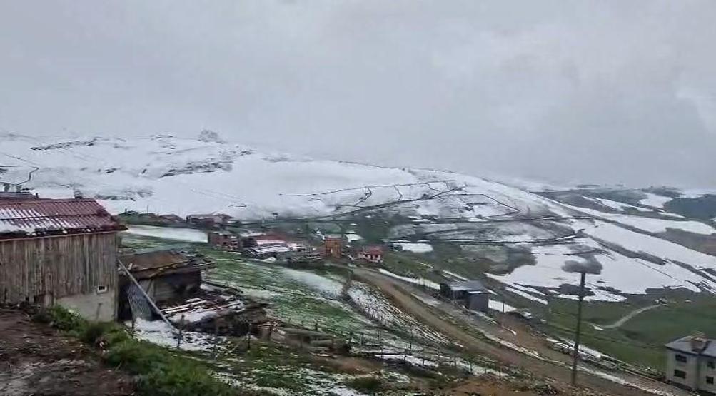 Kar kalınlığı 20 cmyi buldu Kış geri döndü