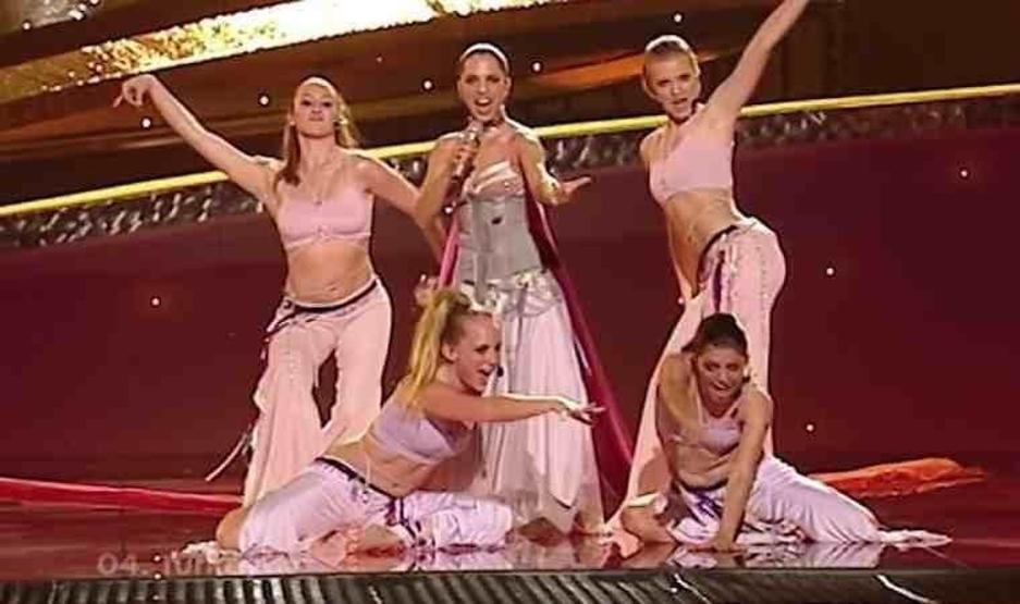 Eurovisionda sahne alan Sertab Erener Everyway That I Can ile 21 yıl sonra tekrar Avrupayı büyüledi