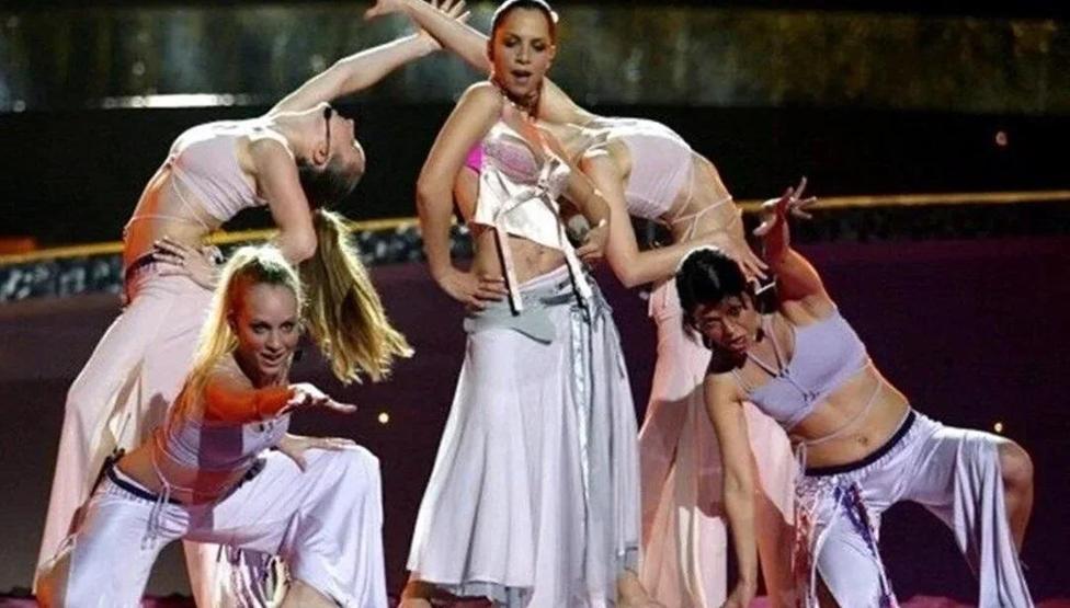 Eurovisionda sahne alan Sertab Erener Everyway That I Can ile 21 yıl sonra tekrar Avrupayı büyüledi