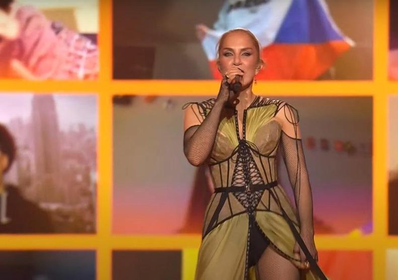 Eurovisionda sahne alan Sertab Erener Everyway That I Can ile 21 yıl sonra tekrar Avrupayı büyüledi