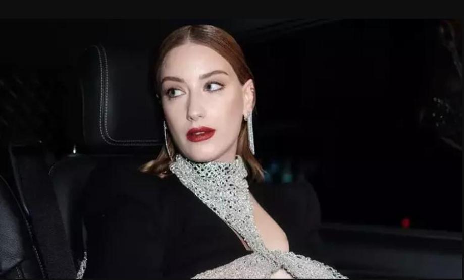 Hazal Kaya imaj değiştirdi Yeni haline beğeni yağdı