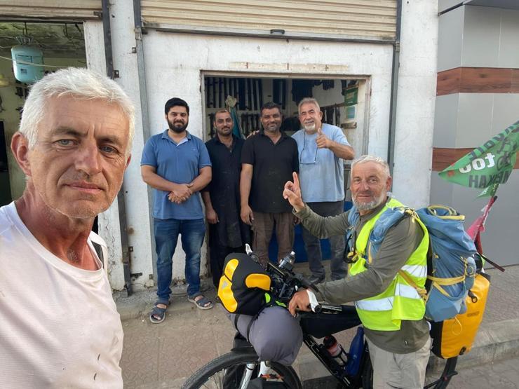 Üsküp’ten bisikletle yola çıkan hacı adayları Mekke’ye ulaştı