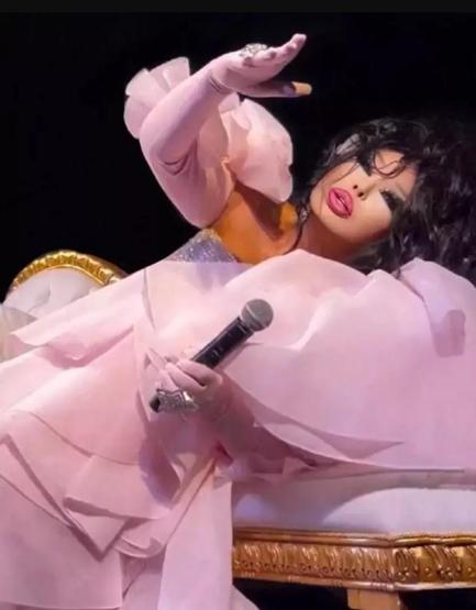 Popstar Mehtap Yılmazdan dikkat çeken sözler: Bülent Ersoyun ayaklarına masaj yaptım