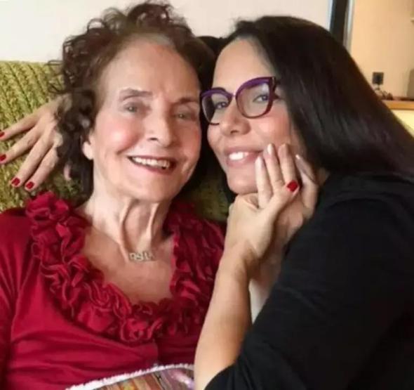 Ayten Gökçer son yolculuğuna uğurlandı