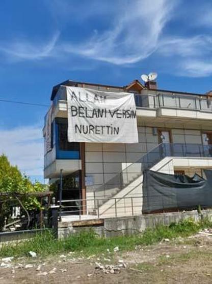Pankart gizemi: Herkes Nurettini merak etti