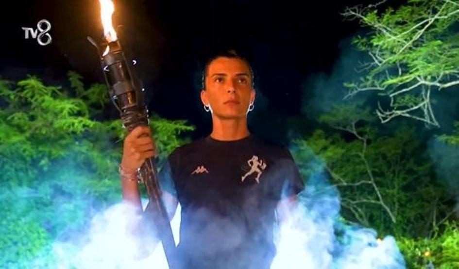İşte elenen isim... Survivor kim elendi Nagihanın vedası Yunus Emre arkasından su döktü 20 Mayıs 2024 Survivorda yaşananlar