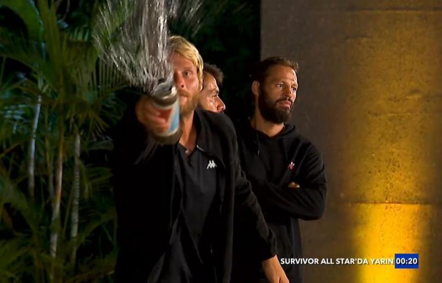 İşte elenen isim... Survivor kim elendi Nagihanın vedası Yunus Emre arkasından su döktü 20 Mayıs 2024 Survivorda yaşananlar