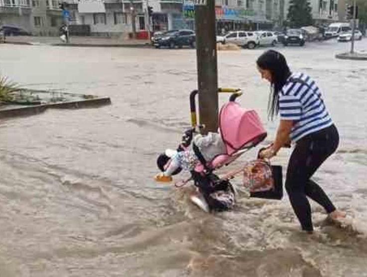 Dikkat Meteoroloji uyardı: İstanbul dahil birçok ilde sağanak alarmı