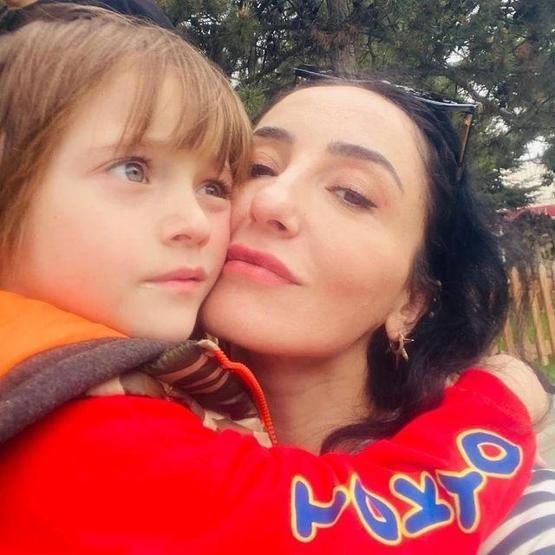 İlk kez duyanlar şaşırıyor İnci Tanelerinin Cenk’i Bekir Aksoy’un eşi de en az kendi kadar ünlü