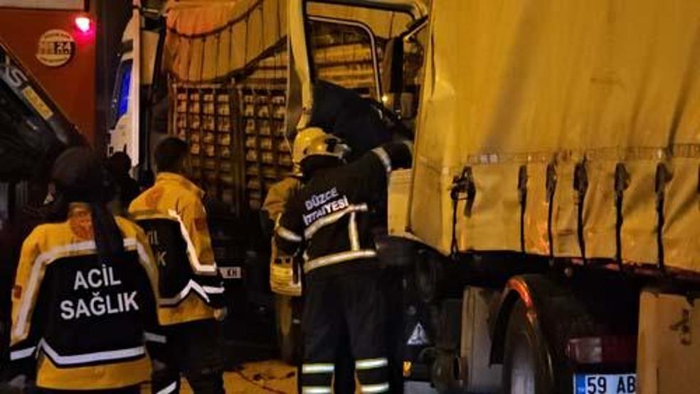 Otoyolda TIRlar çarpıştı: feci şekilde can verdi