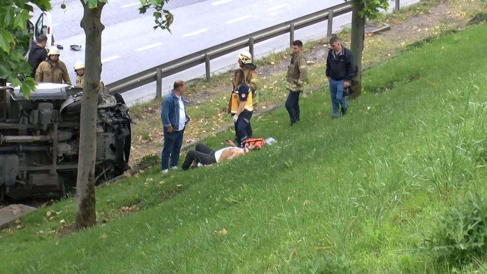 İstanbulda can pazarı Kamyonet işçi servisine çarptı: 5 yaralı