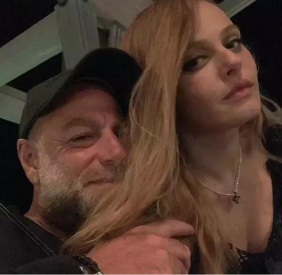Erol Özmandıracı yeni sevgilisiyle görüntülendi