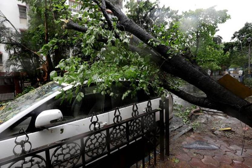 Hindistan ve Bangladeş’i Remal Tropikal Kasırgası vurdu: 16 ölü