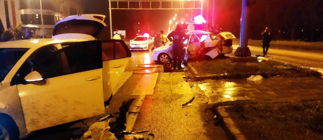 Erzurumda feci kaza: 3 kişi hayatını kaybetti