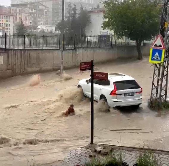 Ankaradaki selde bu görüntüyle hafızalara girmişlerdi: Kuzenlerden haber var