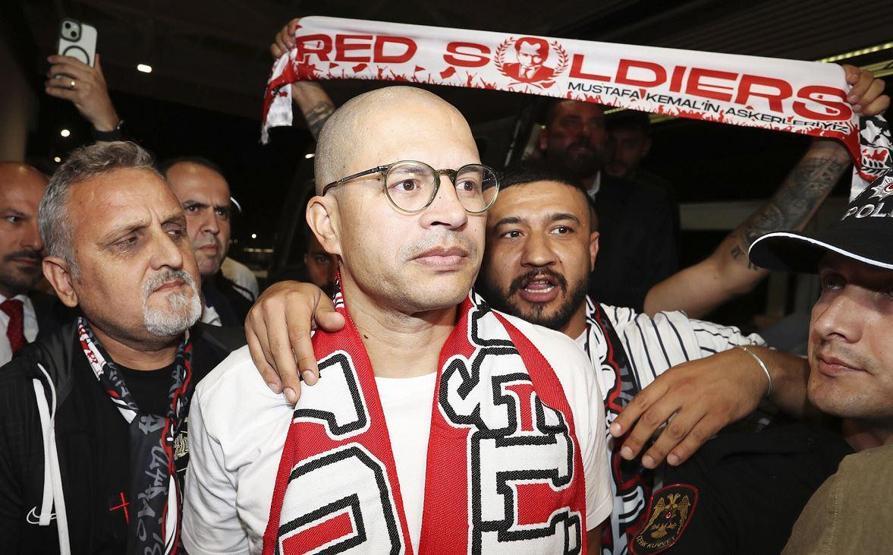 Alex De Souza, yeniden Türkiye’de