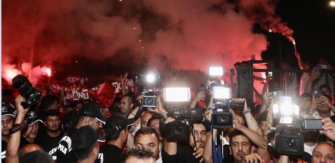 Alex De Souza, yeniden Türkiye’de