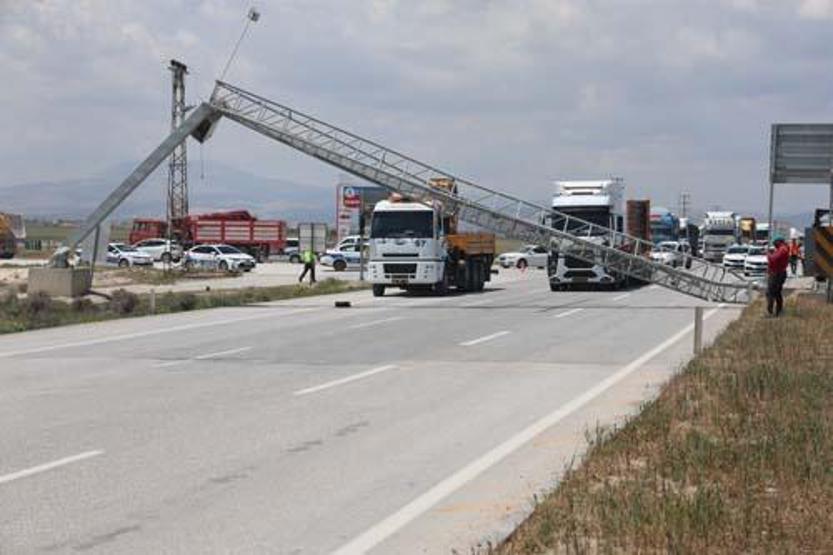 Zincirleme felaket Sürücü hayatını kaybetti