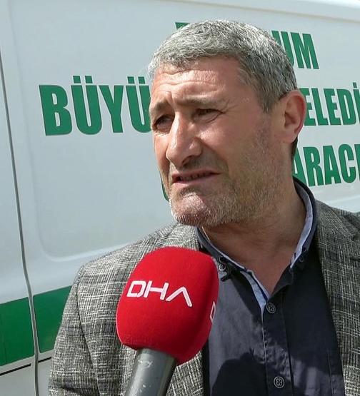 Gözyaşları sel oldu... Baba kurbanı 3 kardeş yan yana toprağa verildi
