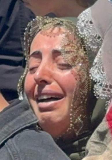 Gözyaşları sel oldu... Baba kurbanı 3 kardeş yan yana toprağa verildi