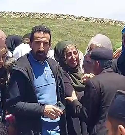Gözyaşları sel oldu... Baba kurbanı 3 kardeş yan yana toprağa verildi