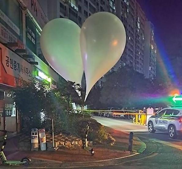 Kuzey Kore yine çöpünü komşuya attı: 600 balon gönderdi