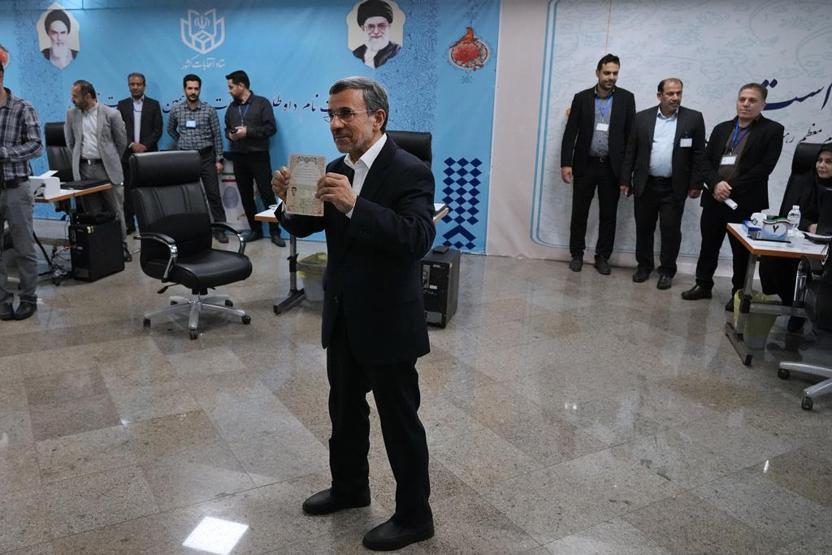 İranda adaylar belli oluyor: Ahmedinejad da başvurdu Dikkat çeken isim: ‘Hamaneyin görünmez eli’…