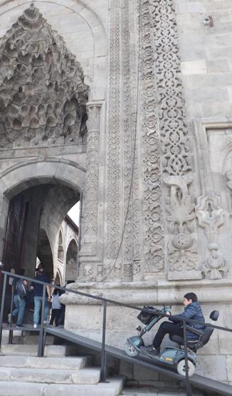 Eserim olan sergiye katılamayacağım dedi, engeller 2 günde aşıldı