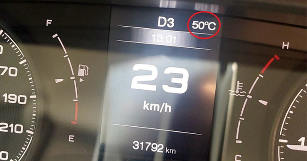 Adana kavruluyor Termometreler 43ü gösterdi, araç alev aldı