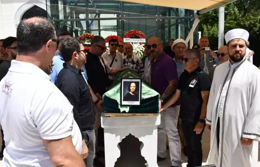 Aşk-ı Memnunun Şayestesi Fatma Karanfil son yolculuğuna uğurlandı
