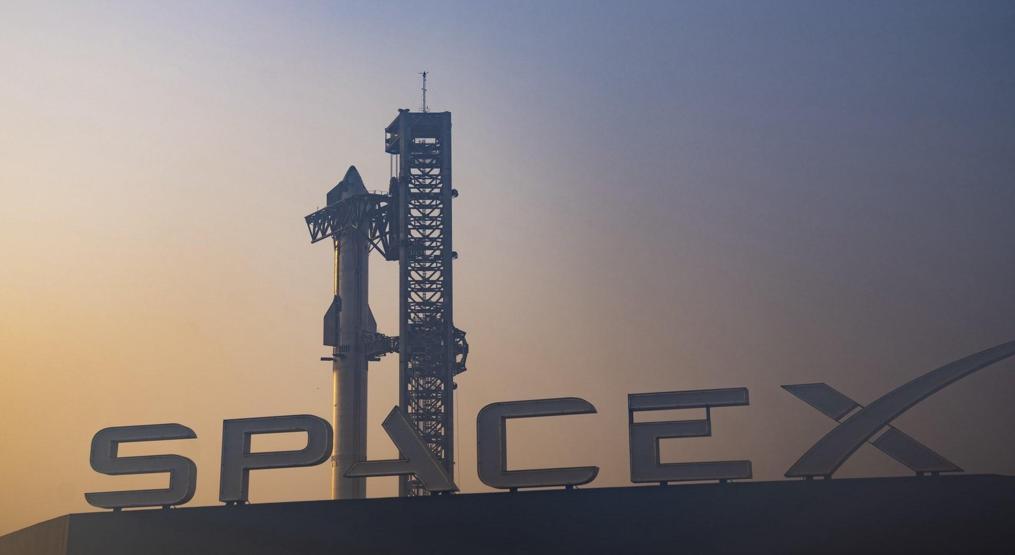 Elon Muskın Mars planı Test uçuşu başarıyla tamamlandı