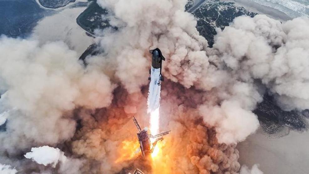Elon Muskın Mars planı Test uçuşu başarıyla tamamlandı