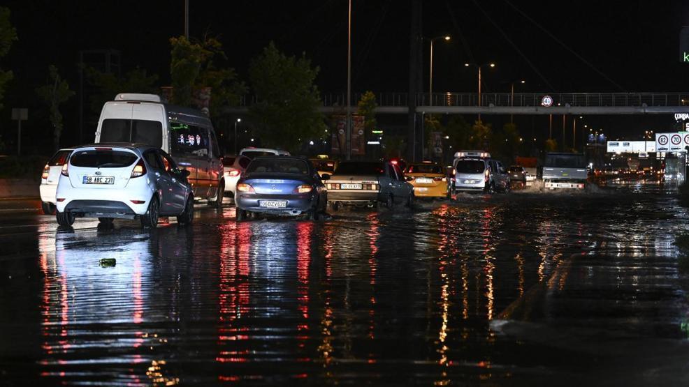 Son dakika... Sağanak dün başkenti felç etmişti Valilikten yeni uyarı geldi