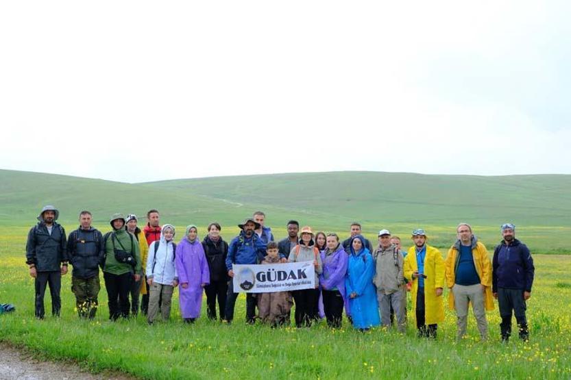 Görülmesi gereken eşsiz yerlerden biri: Gümüşhane dağları baharın renklerine büründü