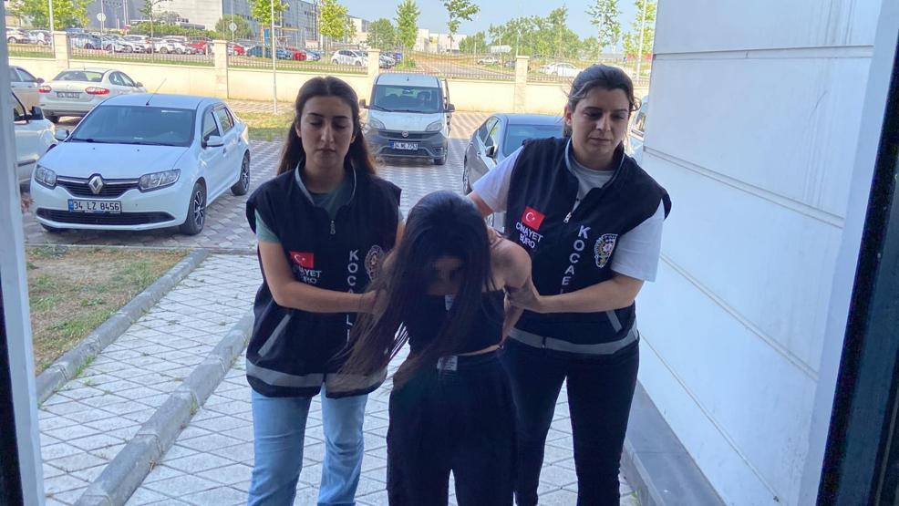 Kadın maganda genç kızlara dehşeti yaşattı: Körfezin çocuklarından uzak duracaksın
