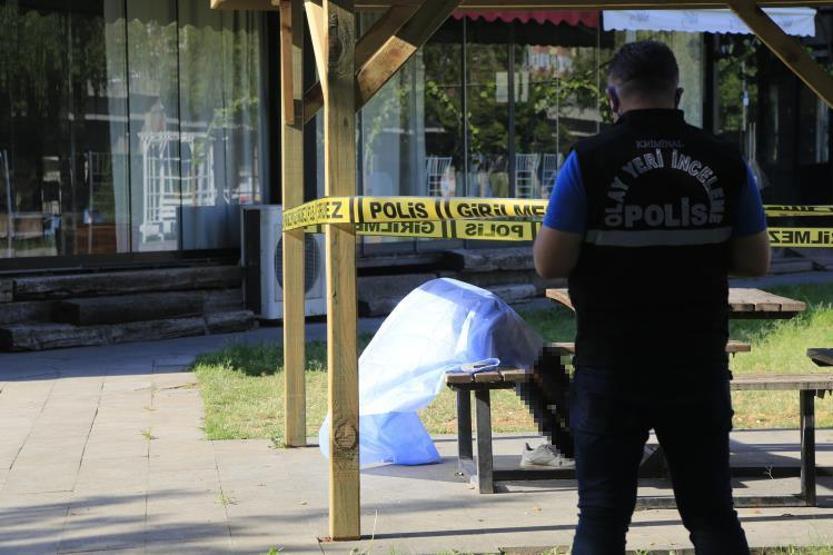 Bankta hareketsiz görünce 112yi aradılar Geriye gözlük ve cüzdanı kaldı