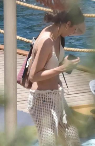 Deren Talu, Bodrum sezonunu açtı Beyaz bikinisiyle herkesi büyüledi