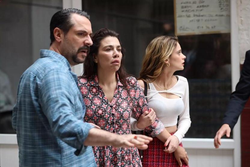 Kübra Ünlü yazdı Kanal D’nin Yaza Damga Vuracak Dizisi “Yalan”