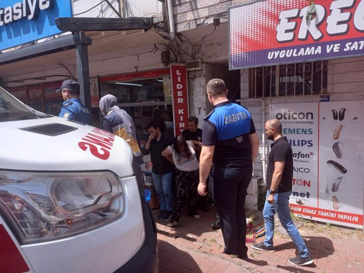 Engelli kız annesini eve kilitleyip darbetti Ters kelepçeyle ambulansa alındı
