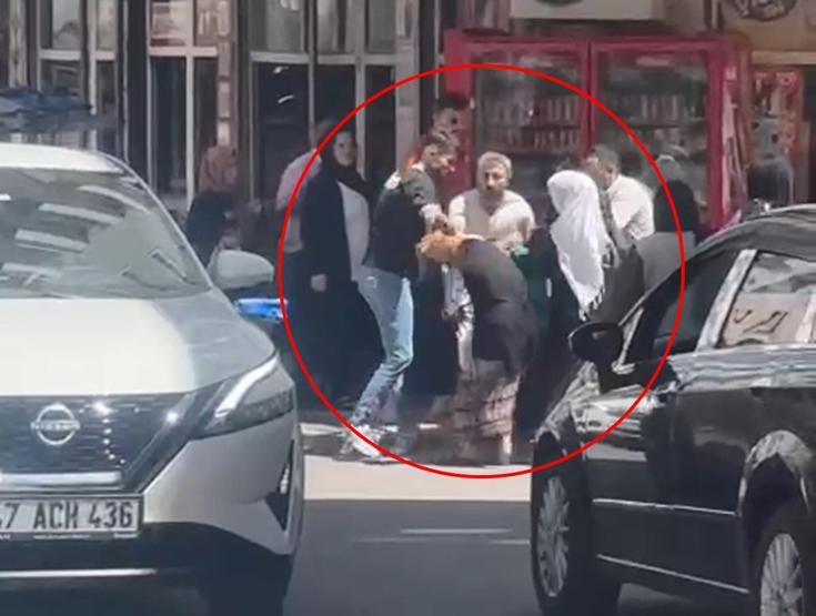 Kadınların saç saça kavgası böyle görüntülendi