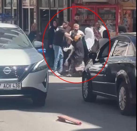 Kadınların saç saça kavgası böyle görüntülendi