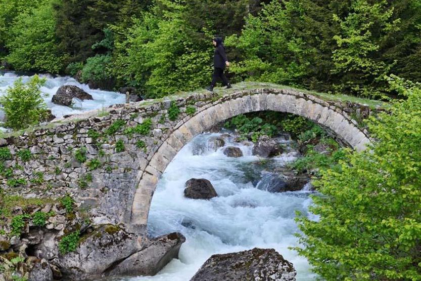 Tarih ve doğanın buluşma noktası: Santa Harabeleri