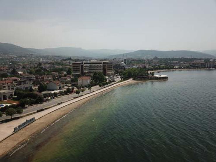 Endişeye sebep oldu: Fotoğraflar İzmit Körfezinden