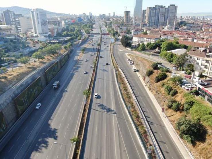 Bayramın ilk günü İstanbul boş kaldı