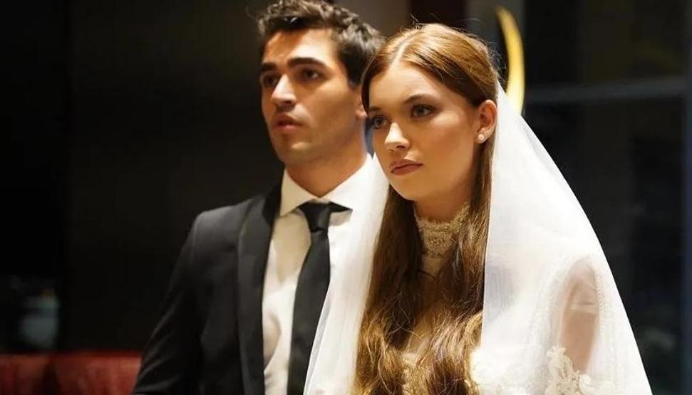 Ferit ve Seyran İspanyada evlendi mi İşte Afra Saraçoğlu ve Mert Ramazan Demir çiftinden açıklama
