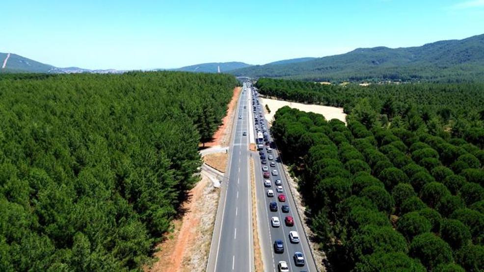 Muğlaya tatilci akını sürüyor Kilometrelerce kuyruk oluştu