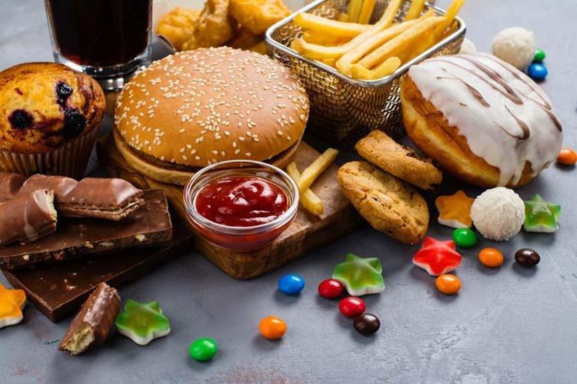 İngilteredeki Beslenme Raporu çarpıcı gerçeği ortaya çıkardı: Çocuklar kısa, hasta ve obez